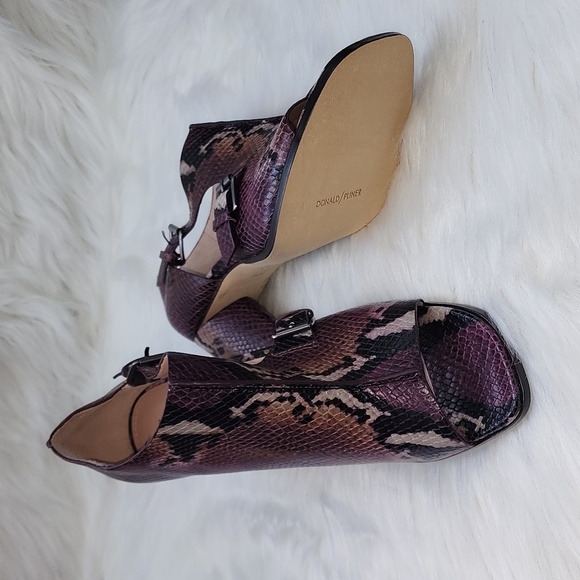 Donald Pliner Women's Fouu-DN Buckle High-Heel Sandals - Picture 7 of 7